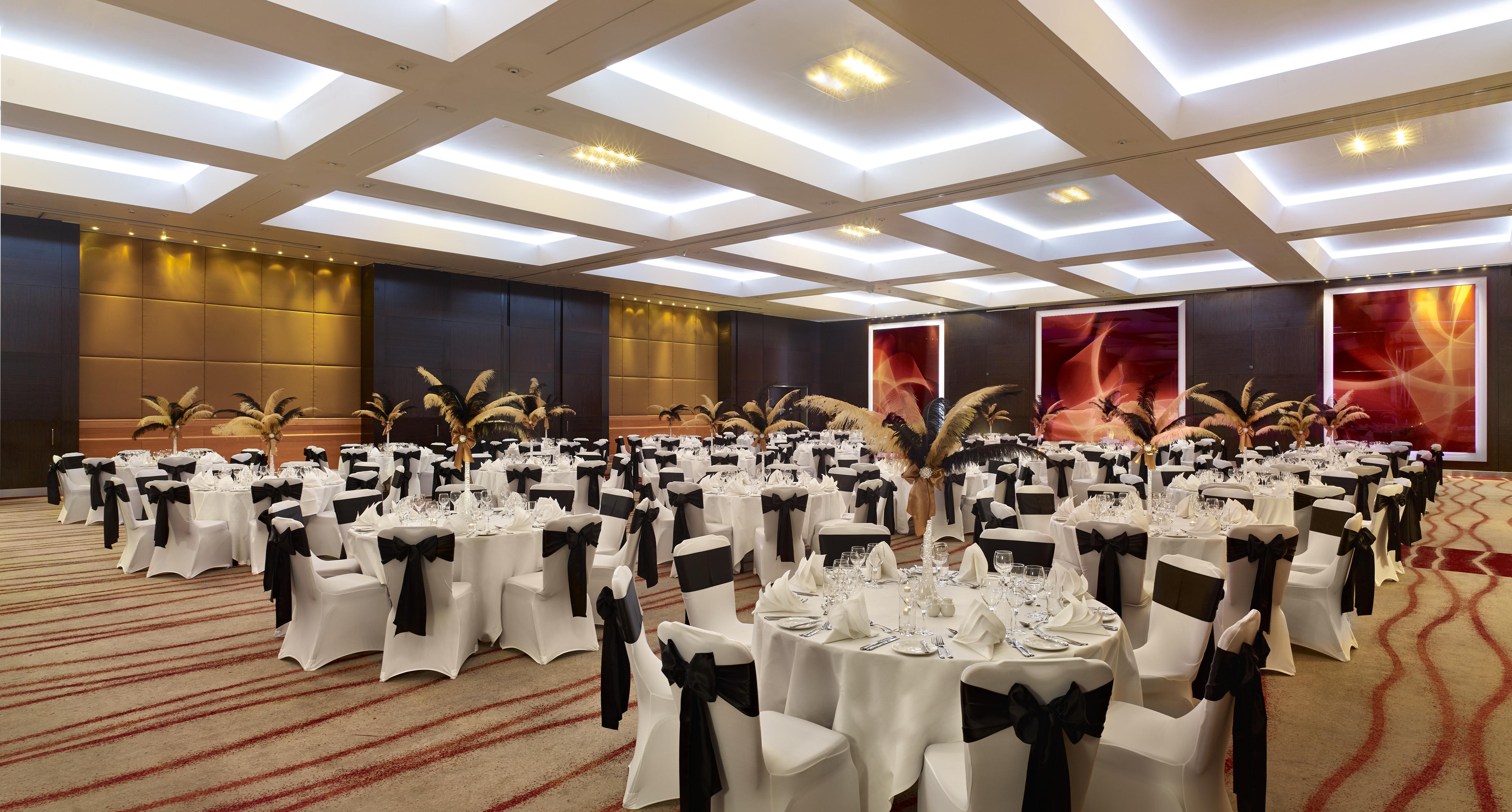 Park Plaza London Riverbank Esterno foto The ballroom at the hotel