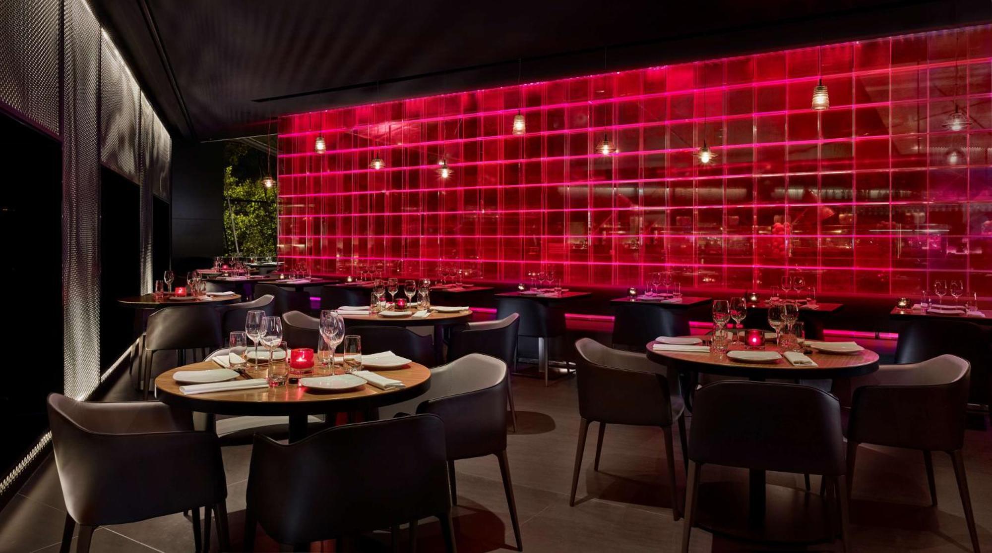 Park Plaza London Riverbank Esterno foto Interior of the restaurant