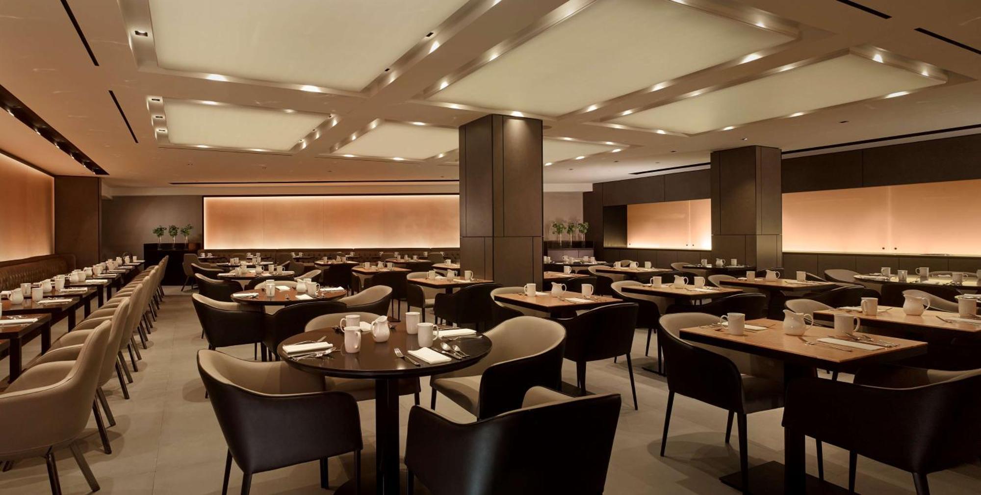 Park Plaza London Riverbank Esterno foto Interior of the restaurant