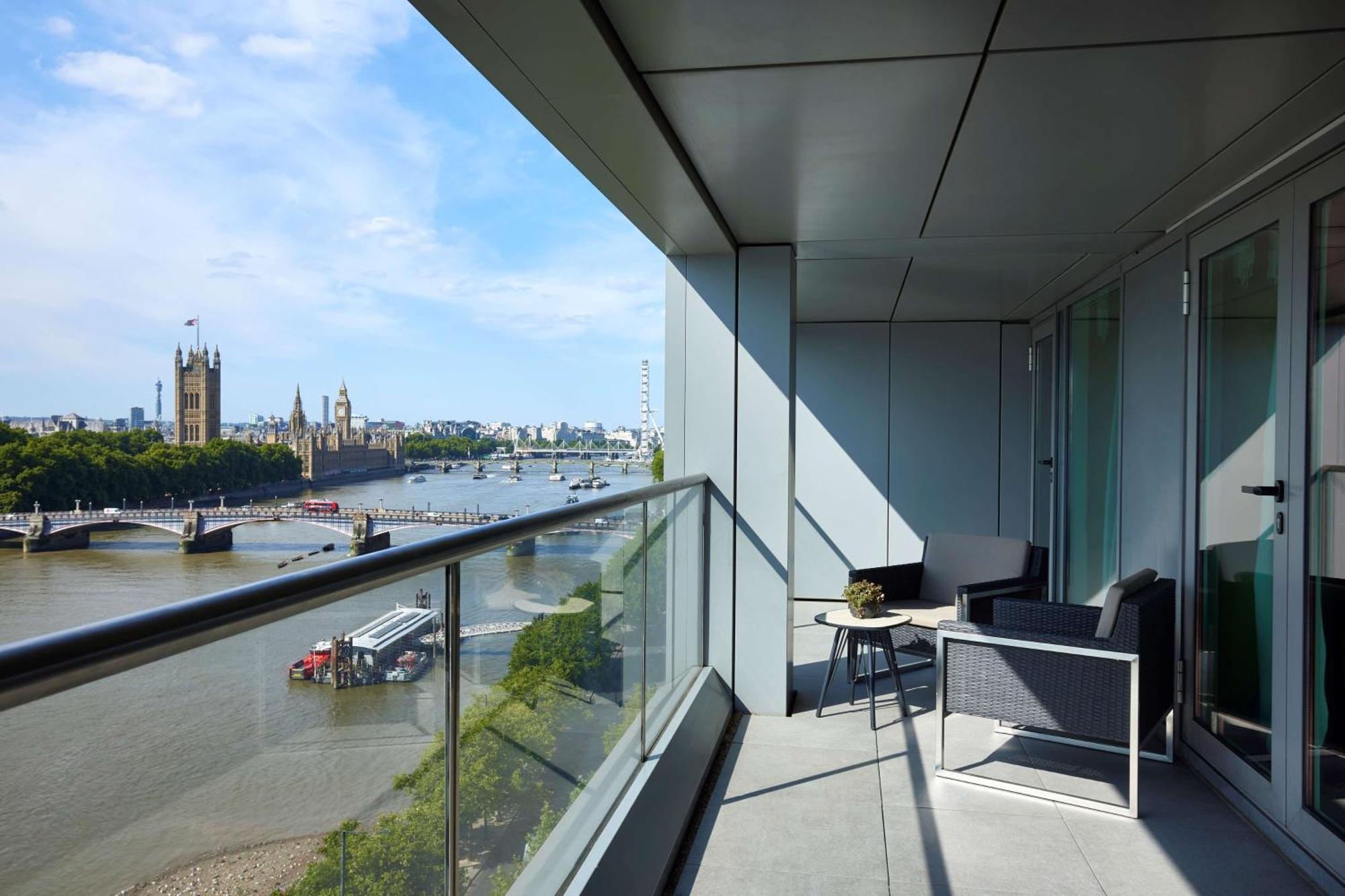 Park Plaza London Riverbank Esterno foto The view from the balcony of a room at the hotel