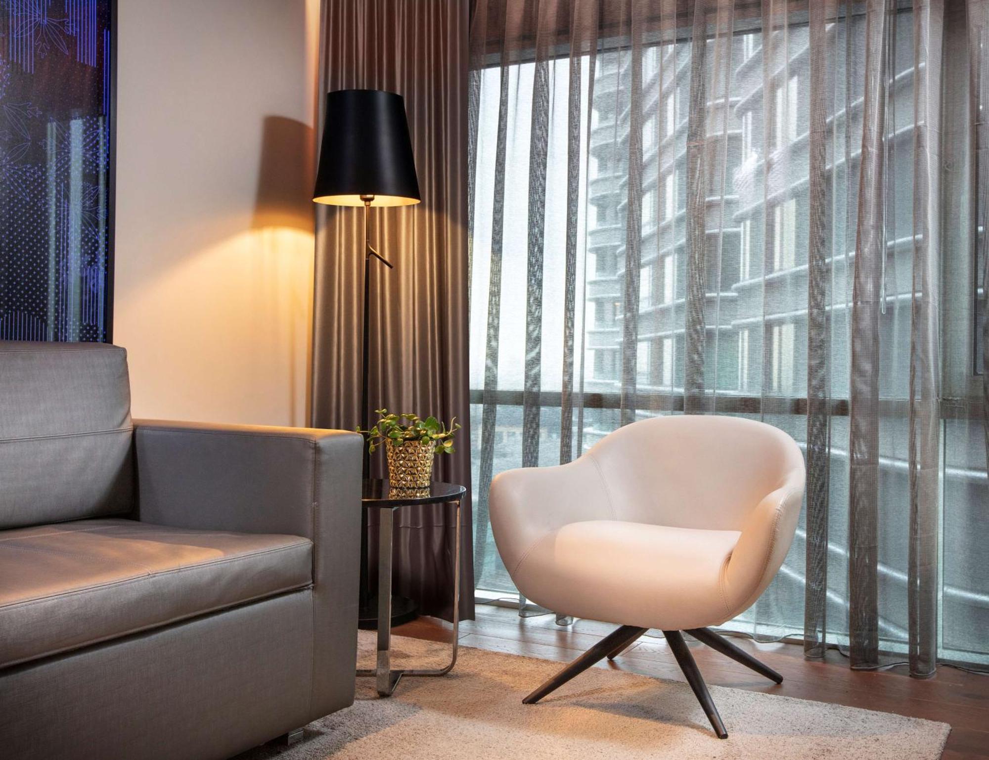 Park Plaza London Riverbank Esterno foto The interior of a room at the hotel
