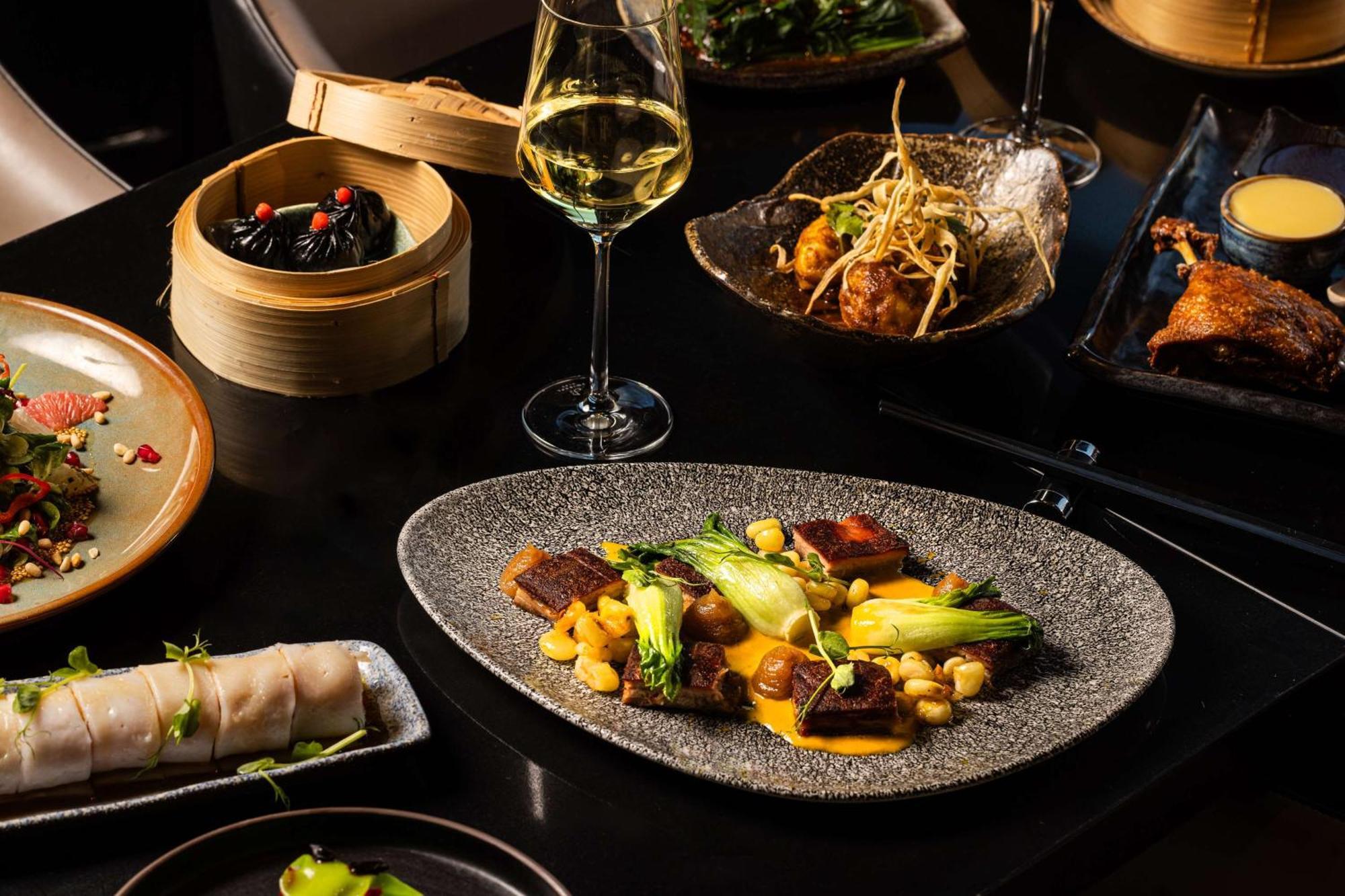Park Plaza London Riverbank Esterno foto Food at the restaurant